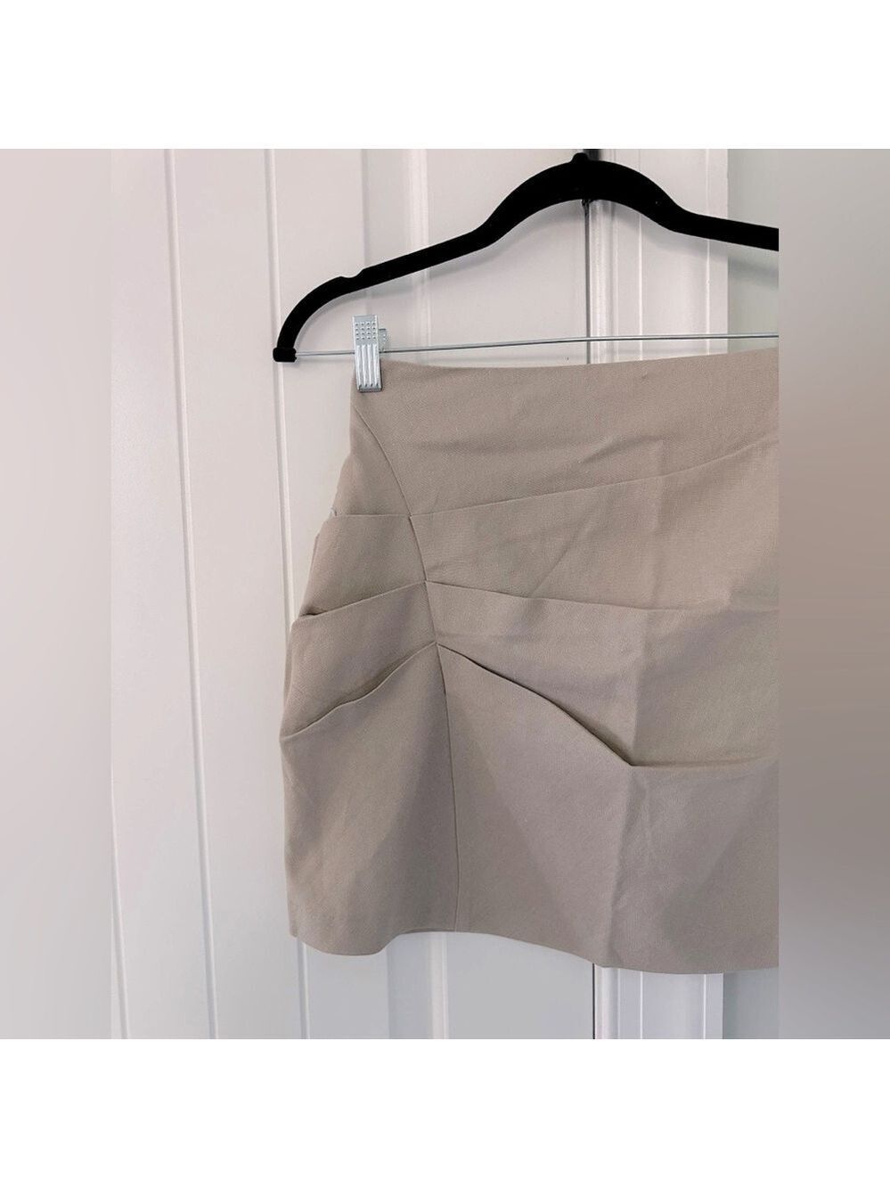 ASOS DESIGN Ruched Mini Skirt Stone size 2-NWT - Picture 5 of 12